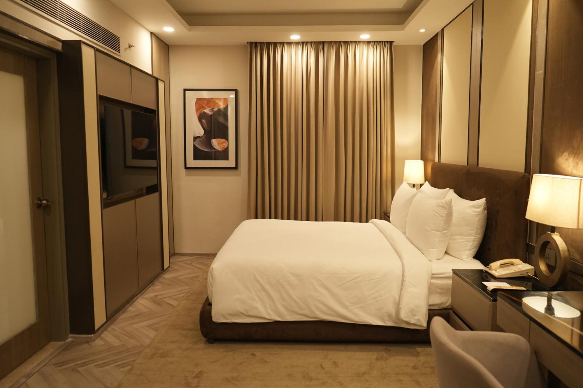 The Suryaa 5*