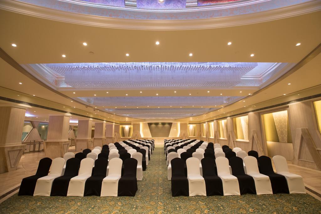 Hotel The Suryaa New Delhi