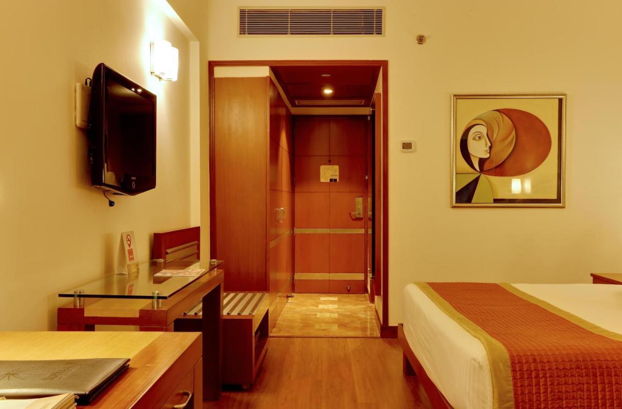 Hotel The Suryaa