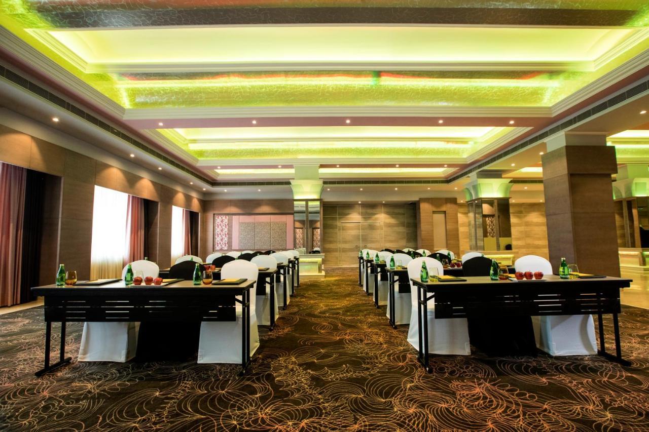 Hotel The Suryaa